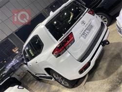 تۆیۆتا لاند کروزەر